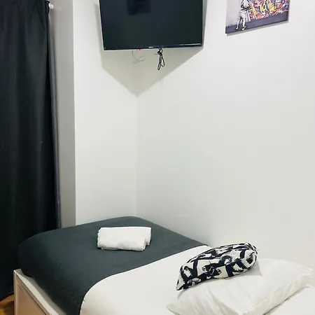 Проживання в сім'ї Apartamento's Sarkar *